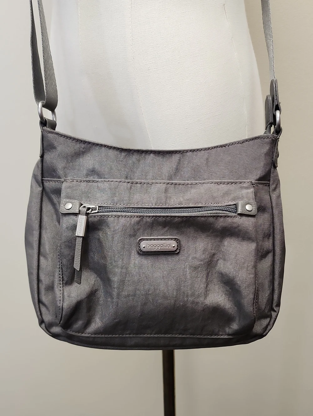 Baggallini Gray Crossbody Travel Organizer Shoulder Bag